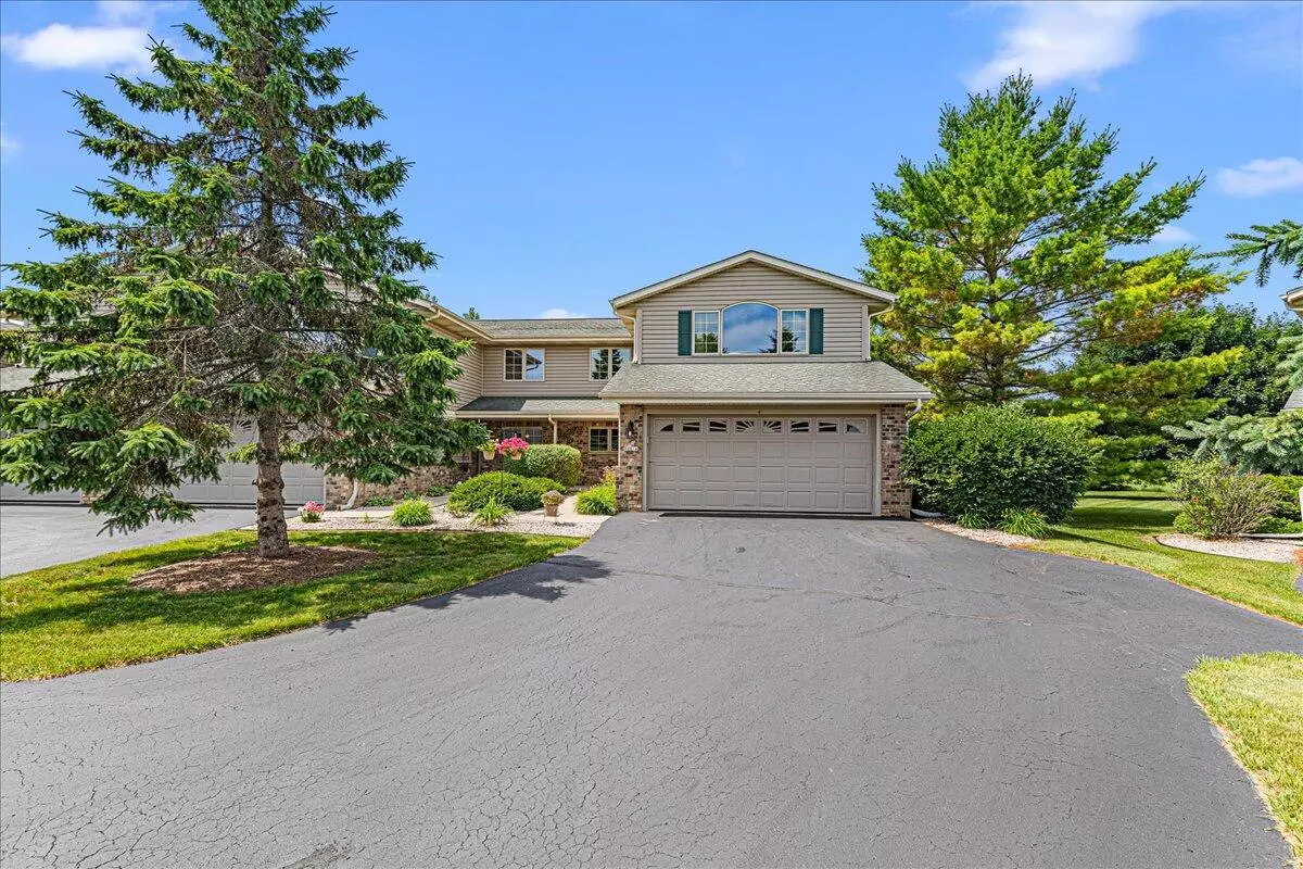 West Bend, WI 53095,720 Stoney Creek COURT #4