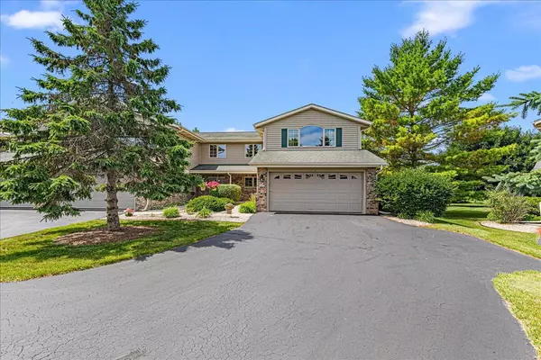 720 Stoney Creek COURT #4, West Bend, WI 53095