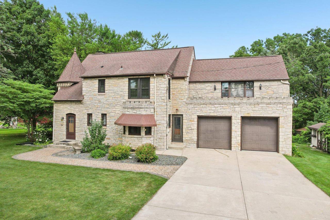 1003 Charles STREET, Watertown, WI 53094