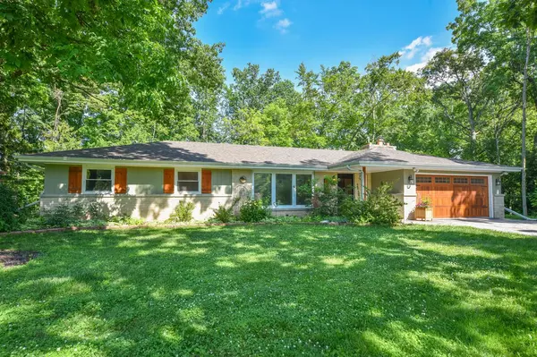 380 Glenview LANE, Grafton, WI 53024