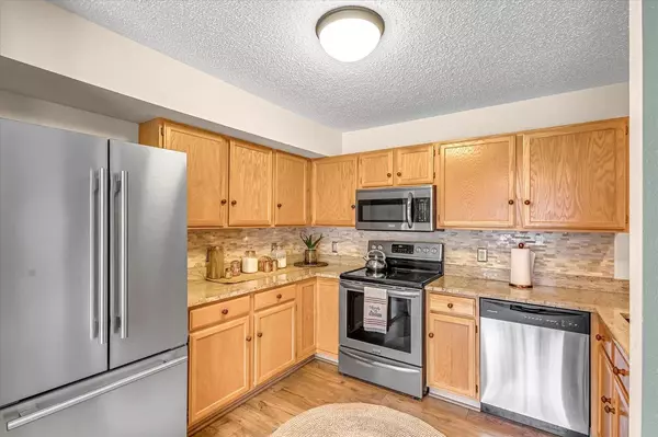 Oak Creek, WI 53154,200 W Aspen COURT #6