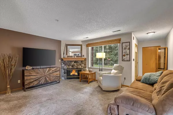 200 W Aspen COURT #6, Oak Creek, WI 53154