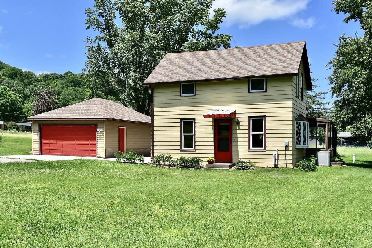 1240 Browns LANE, Dakota, MN 55925