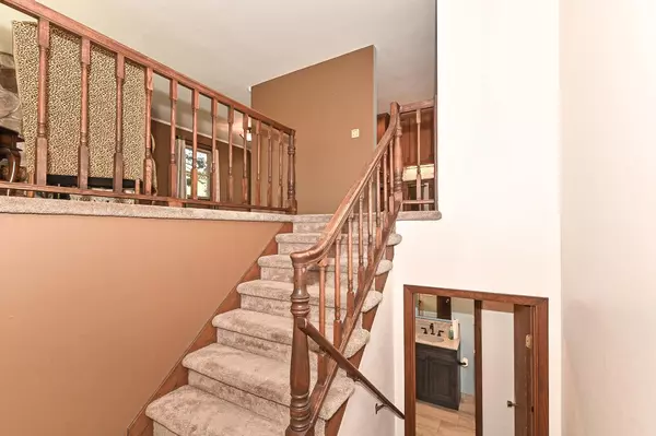 Oak Creek, WI 53154,1950 E Hickory DRIVE