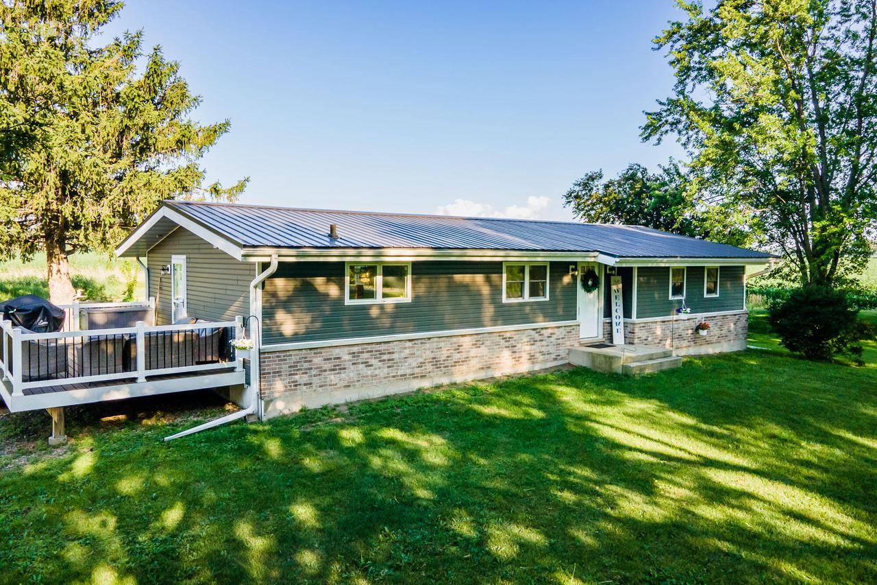 N2232 Peters ROAD, Sharon, WI 53585