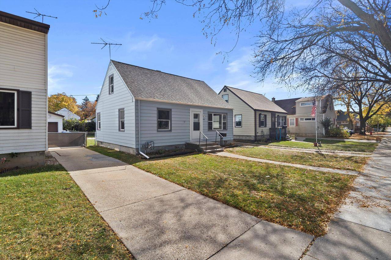 326 S 60th STREET, Milwaukee, WI 53214
