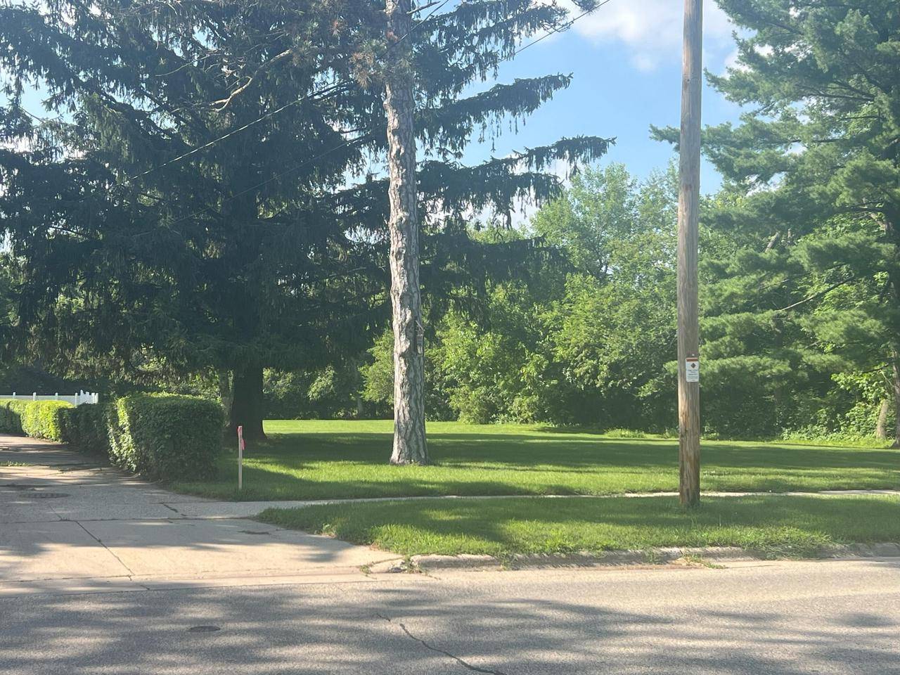 Delavan, WI 53115,965 Racine STREET