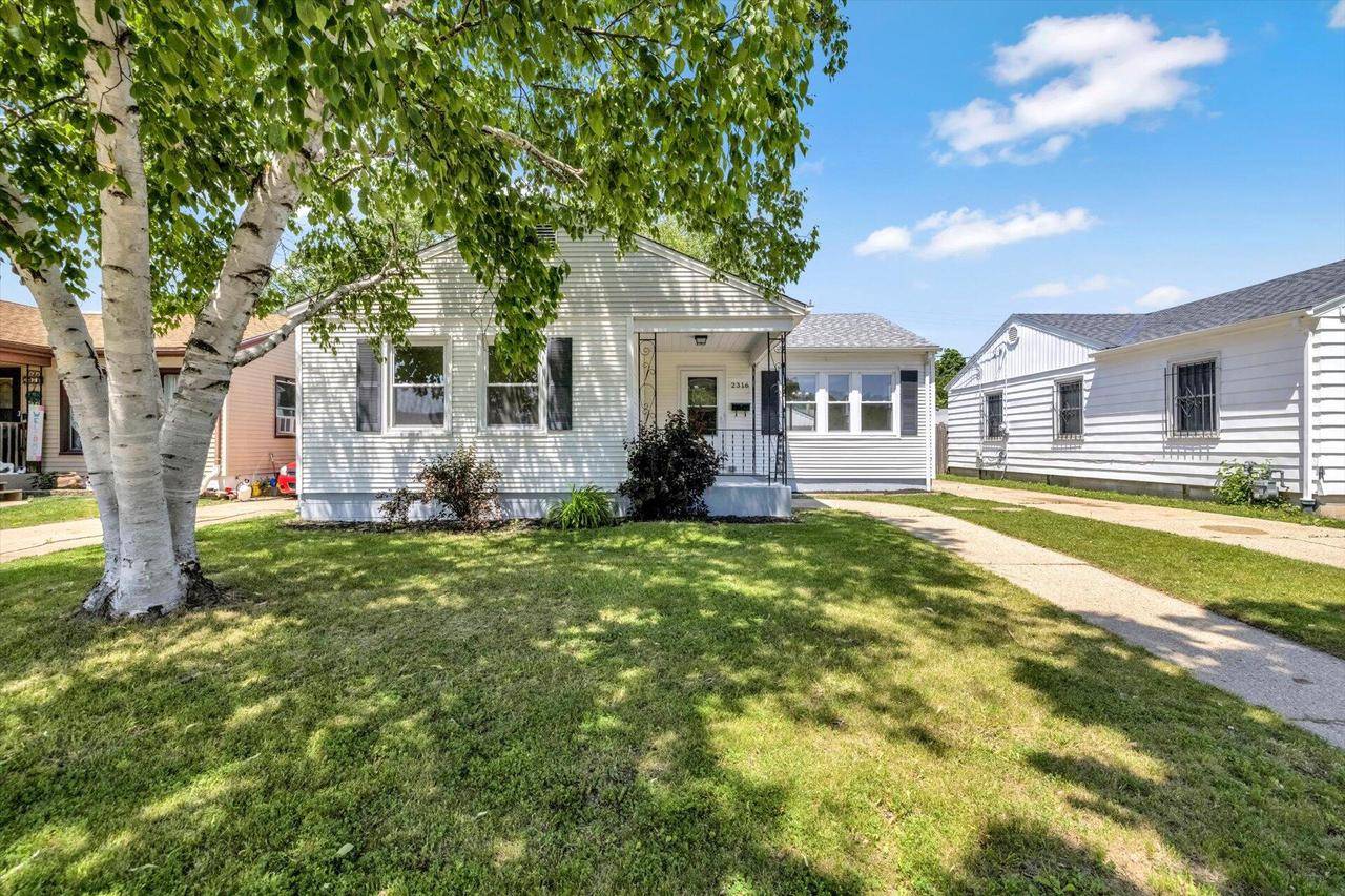 2316 W Rohr AVENUE, Milwaukee, WI 53209