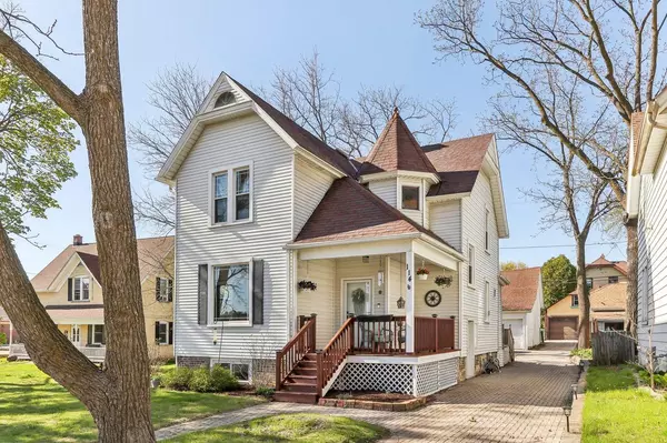 West Bend, WI 53095,114 E Washington STREET