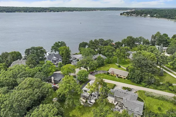 W2891 Hollybush DRIVE, Lake Geneva, WI 53147