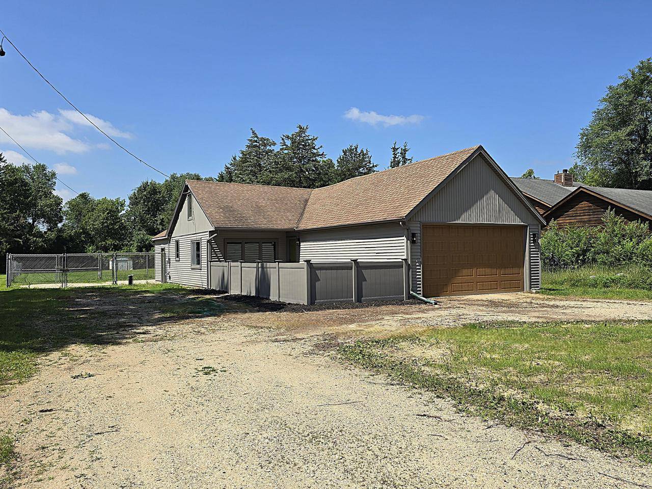 W378S5059 W Pretty Lake ROAD, Dousman, WI 53118