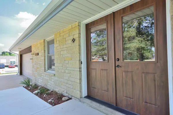 Lannon, WI 53046,7100 N Parkview DRIVE