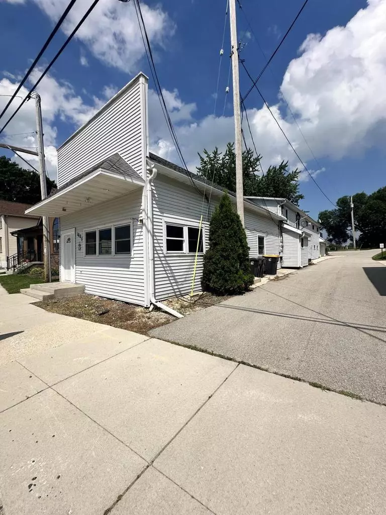 Saint Cloud, WI 53079,1005 Main STREET
