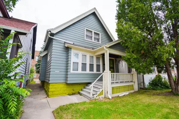 3205 N 35th STREET, Milwaukee, WI 53216