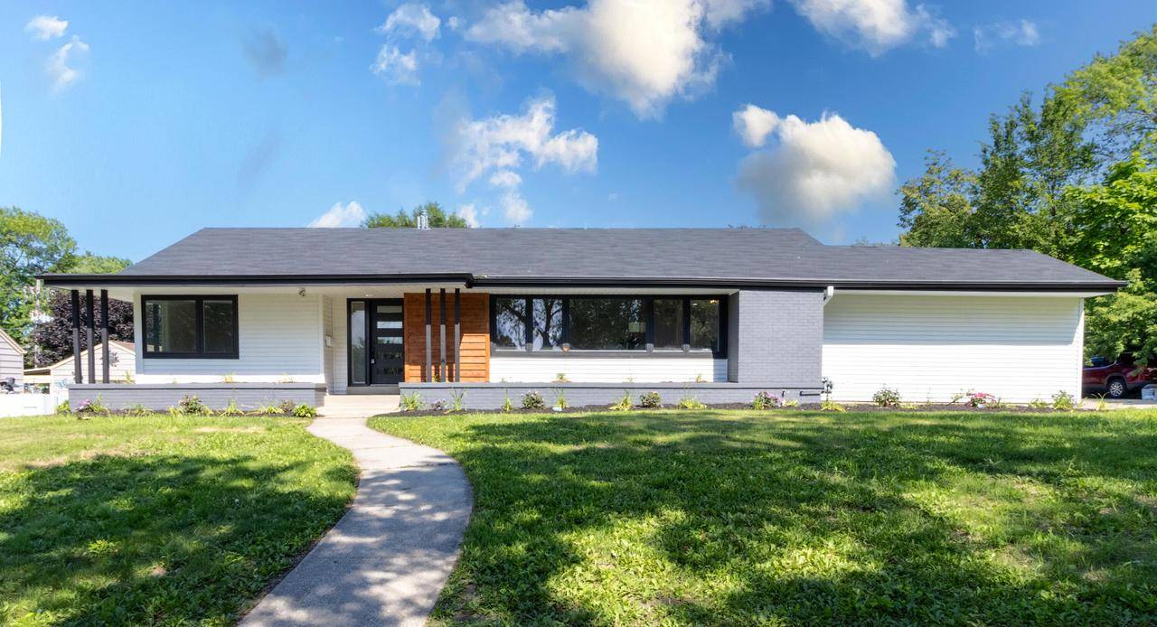 3320 S Whitnall AVENUE, Milwaukee, WI 53207