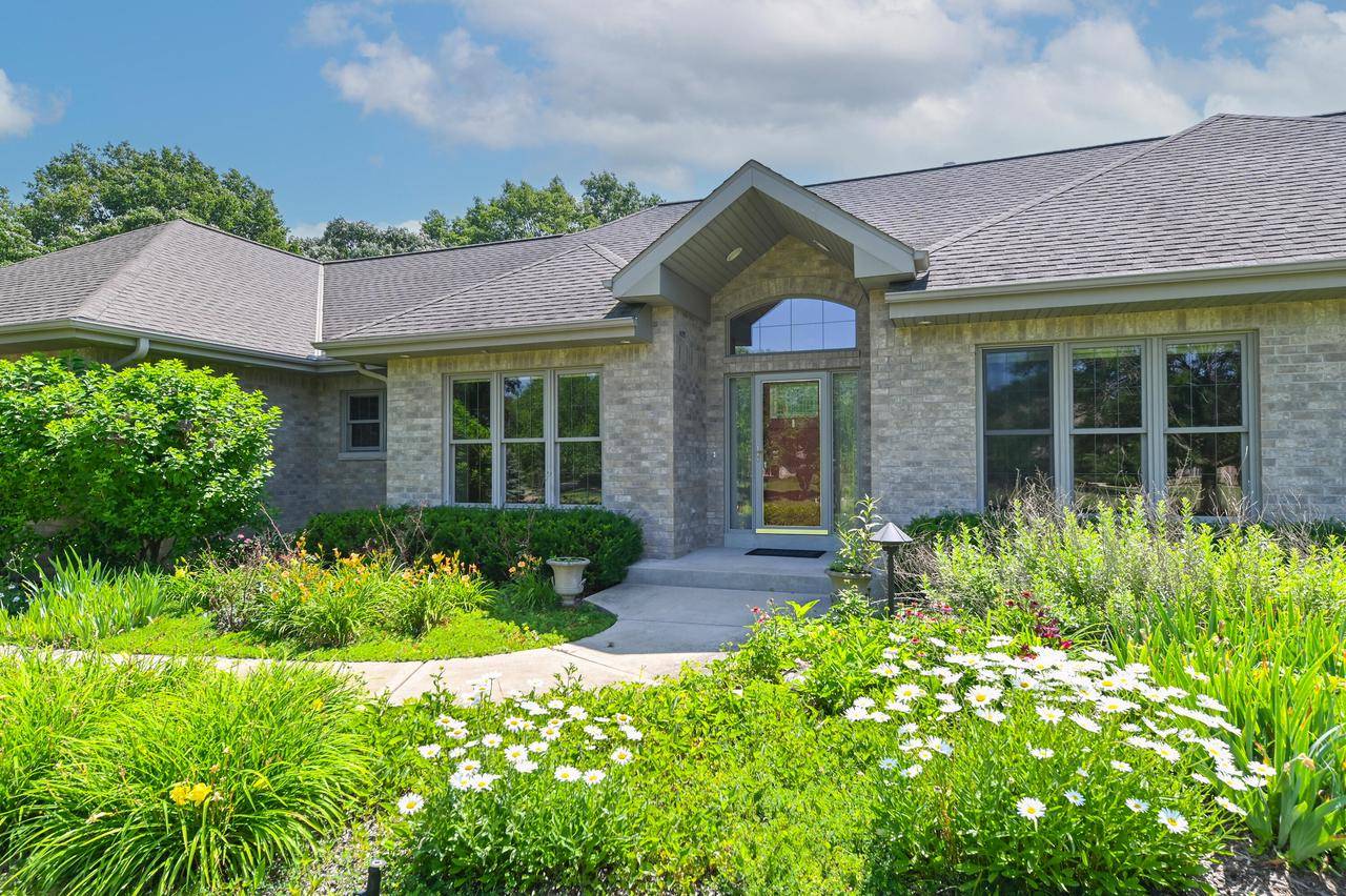 N87W27165 Perennial TERRACE, Hartland, WI 53029