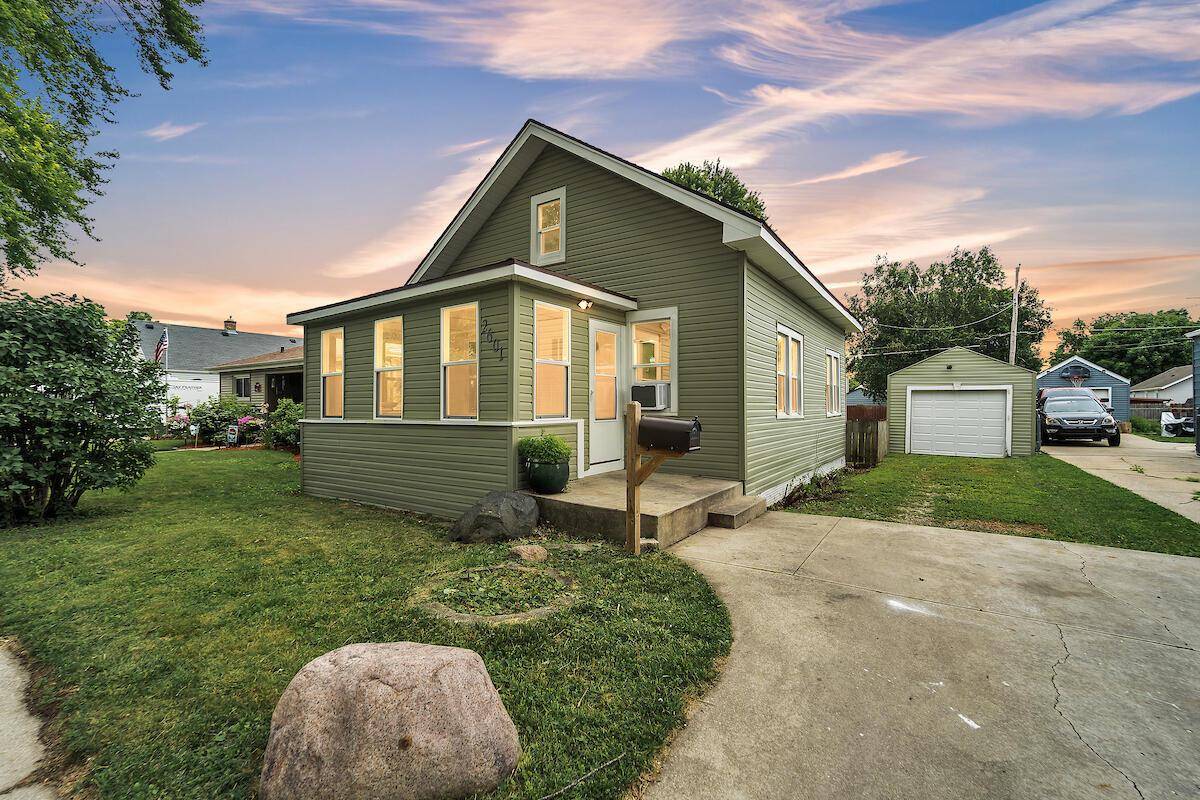 2601 Arthur AVENUE, Racine, WI 53405