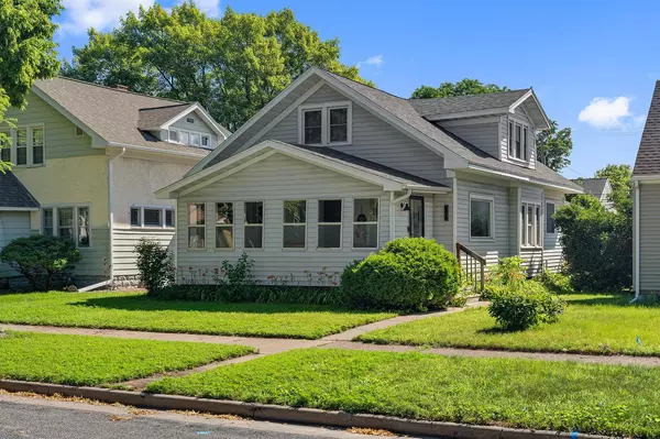 2010 Loomis STREET, La Crosse, WI 54603