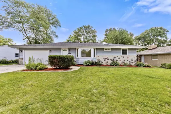 Greendale, WI 53129,5571 Lakeview DRIVE