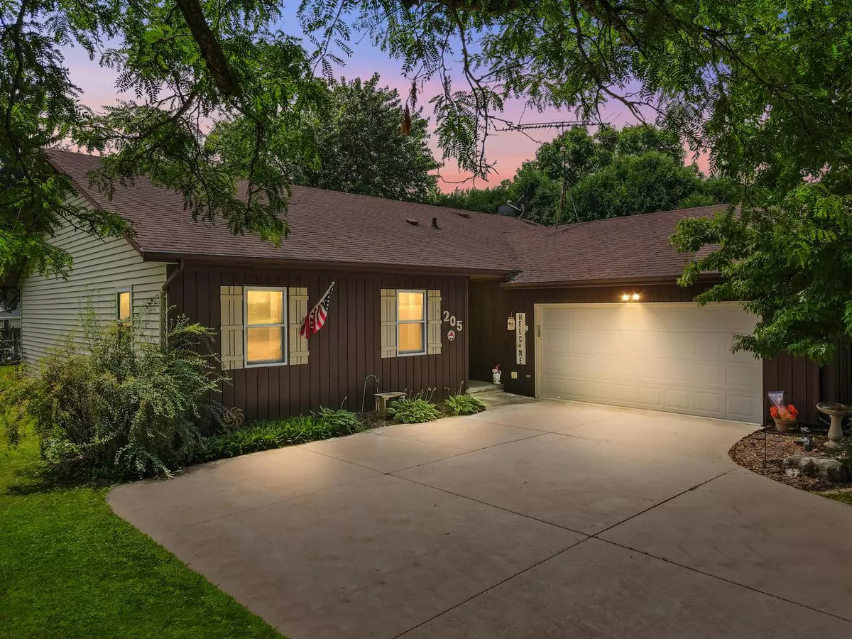 Watertown, WI 53098,205 Robert STREET