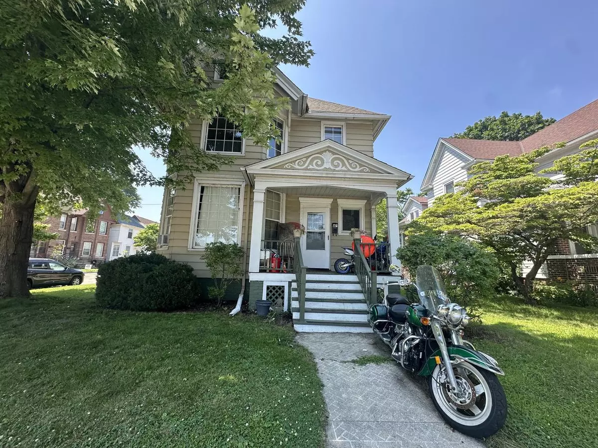 Racine, WI 53402,1600 N Main STREET #1600 1/2