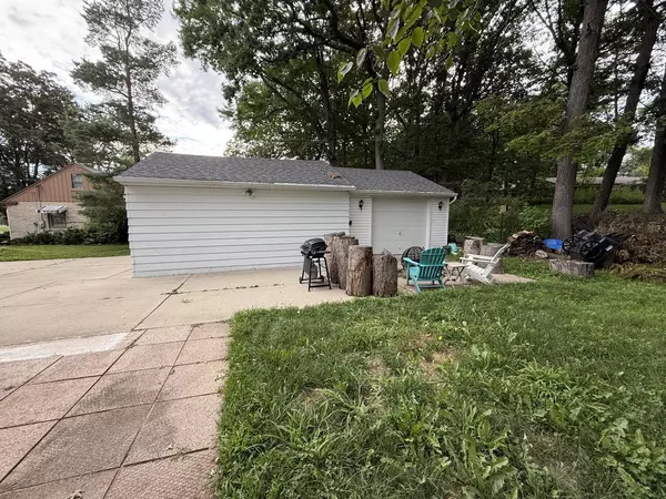 Green Bay, WI 54302,2313 Deckner AVENUE