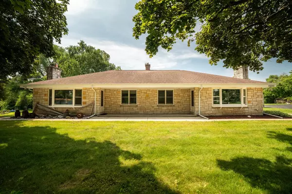 13333 W Cleveland AVENUE #13335, New Berlin, WI 53151