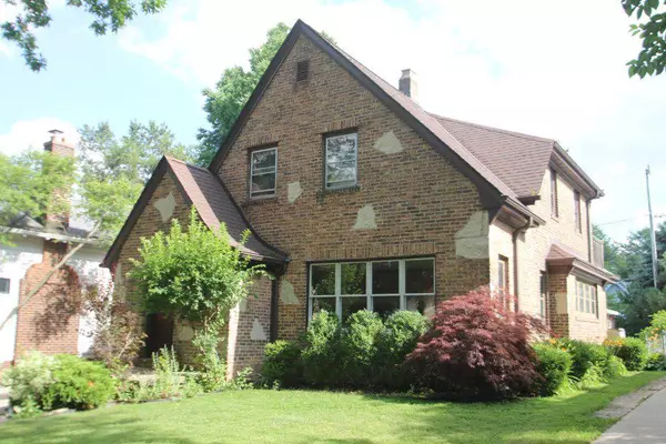 1905 E Beverly ROAD, Shorewood, WI 53211