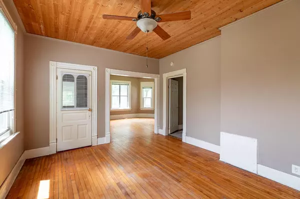 La Crosse, WI 54601,1229-1231 13th STREET S