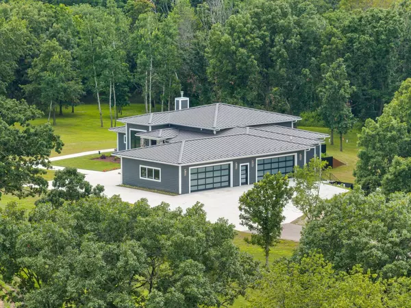 W3830 Scotch Bush ROAD, Elkhorn, WI 53121