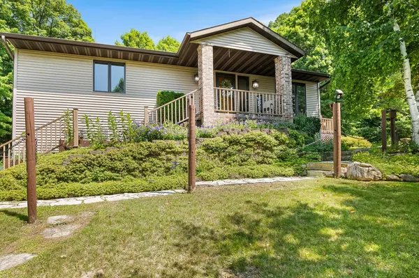 N8621 Ridge Creek ROAD, Elkhart Lake, WI 53020