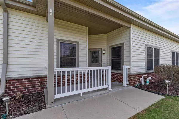 Kewaskum, WI 53040,652 Pleasantwood DRIVE #4