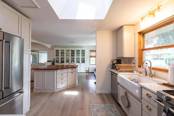 La Crosse, WI 54601,2729 Oak DRIVE