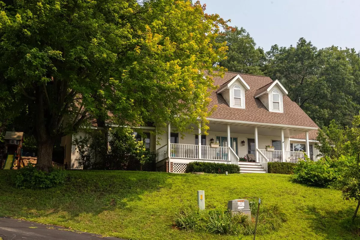 La Crescent, MN 55947,551 Bluff DRIVE