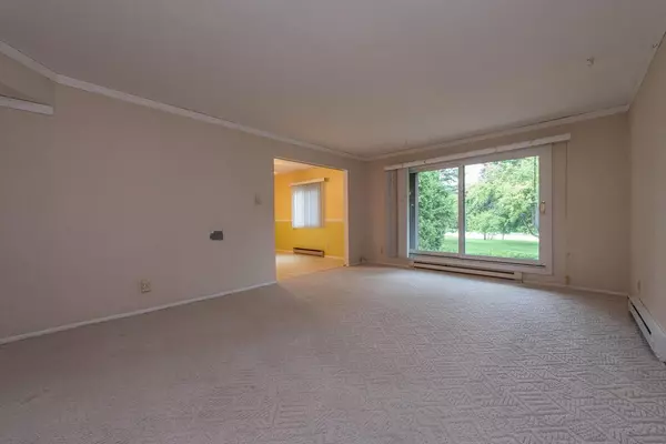 Greenfield, WI 53228,5155 S Root River PARKWAY #1