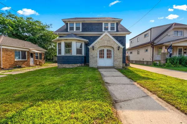 3970 S Whitnall AVENUE, Milwaukee, WI 53207