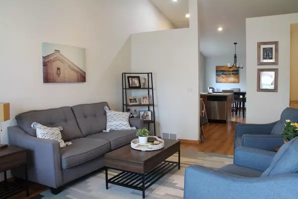 Onalaska, WI 54650,1025 Kristy LANE