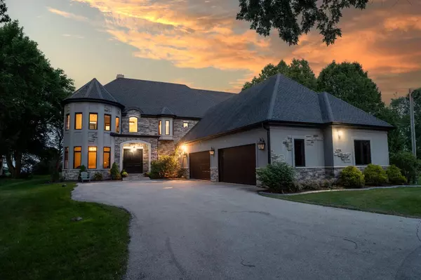 12420 N Lake Shore DRIVE, Mequon, WI 53092