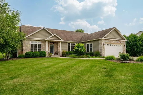 W4633 Pebble DRIVE, Elkhorn, WI 53121