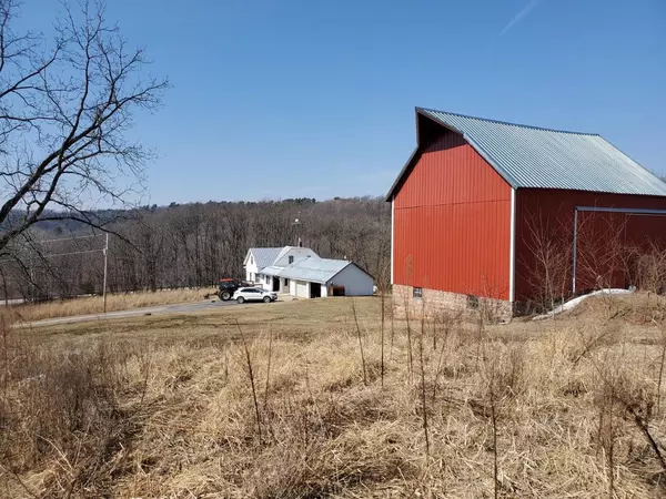 102 E Broadway, Rock Springs, WI 53961