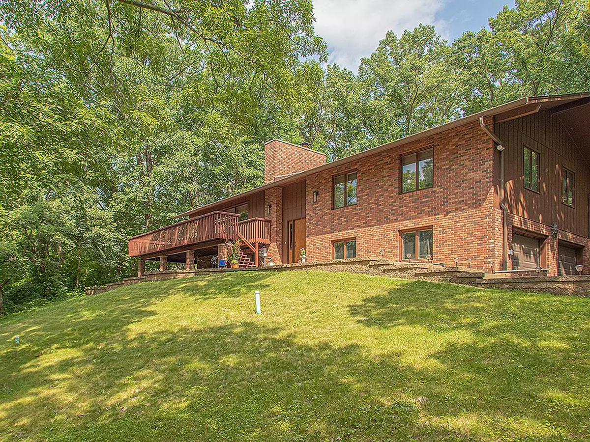 Hokah, MN 55941,5737 Fox Chase DRIVE