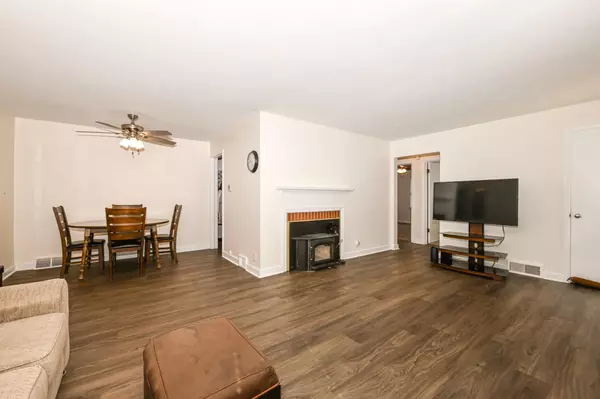 Elkhorn, WI 53121,28 N Spencer STREET