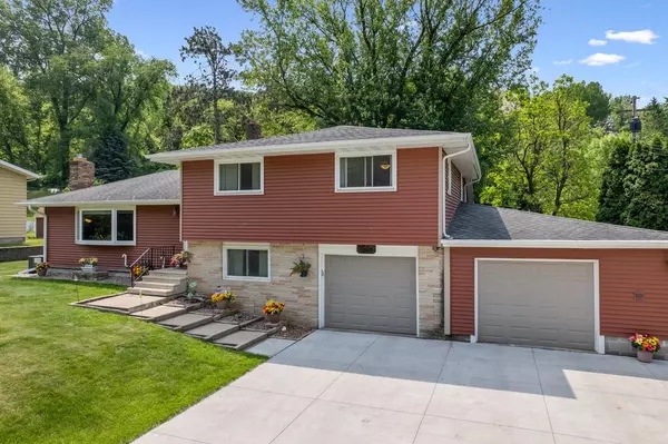 N2092 Irish COURT, La Crosse, WI 54601