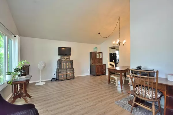 Oak Creek, WI 53154,9051 S Carollton DRIVE