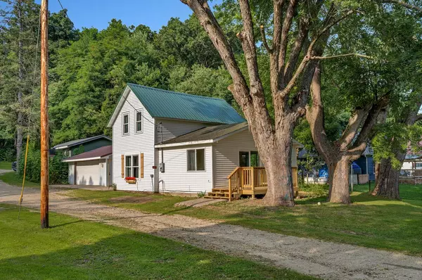 Cashton, WI 54619,117 4th AVENUE