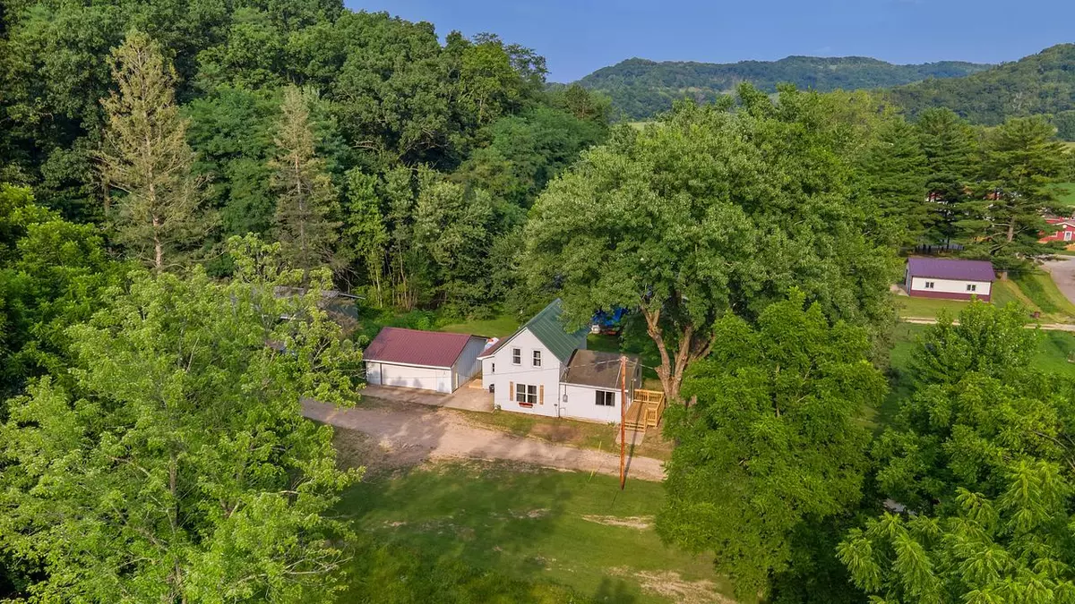 Cashton, WI 54619,117 4th AVENUE