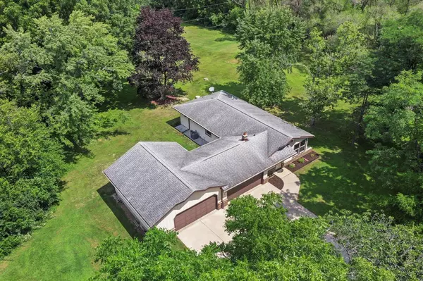 S82W31460 Section ROAD, Mukwonago, WI 53149