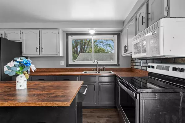 Neenah, WI 54956,346 W Bell STREET