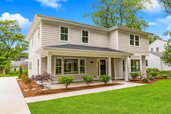 8313 N Links WAY, Fox Point, WI 53217