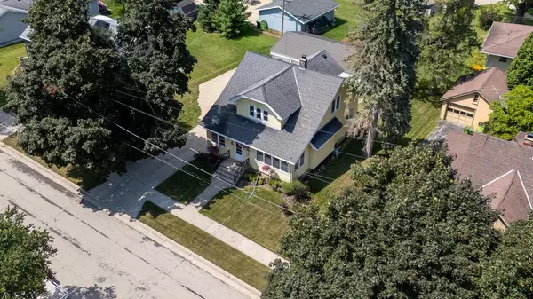 Kewaskum, WI 53040,208 North AVENUE